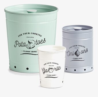 Bild av tre dekorativa och funktionella köksförvaringar