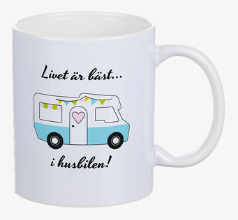 Bild av porslinsmugg med husbilsmotiv och frihetskänsla