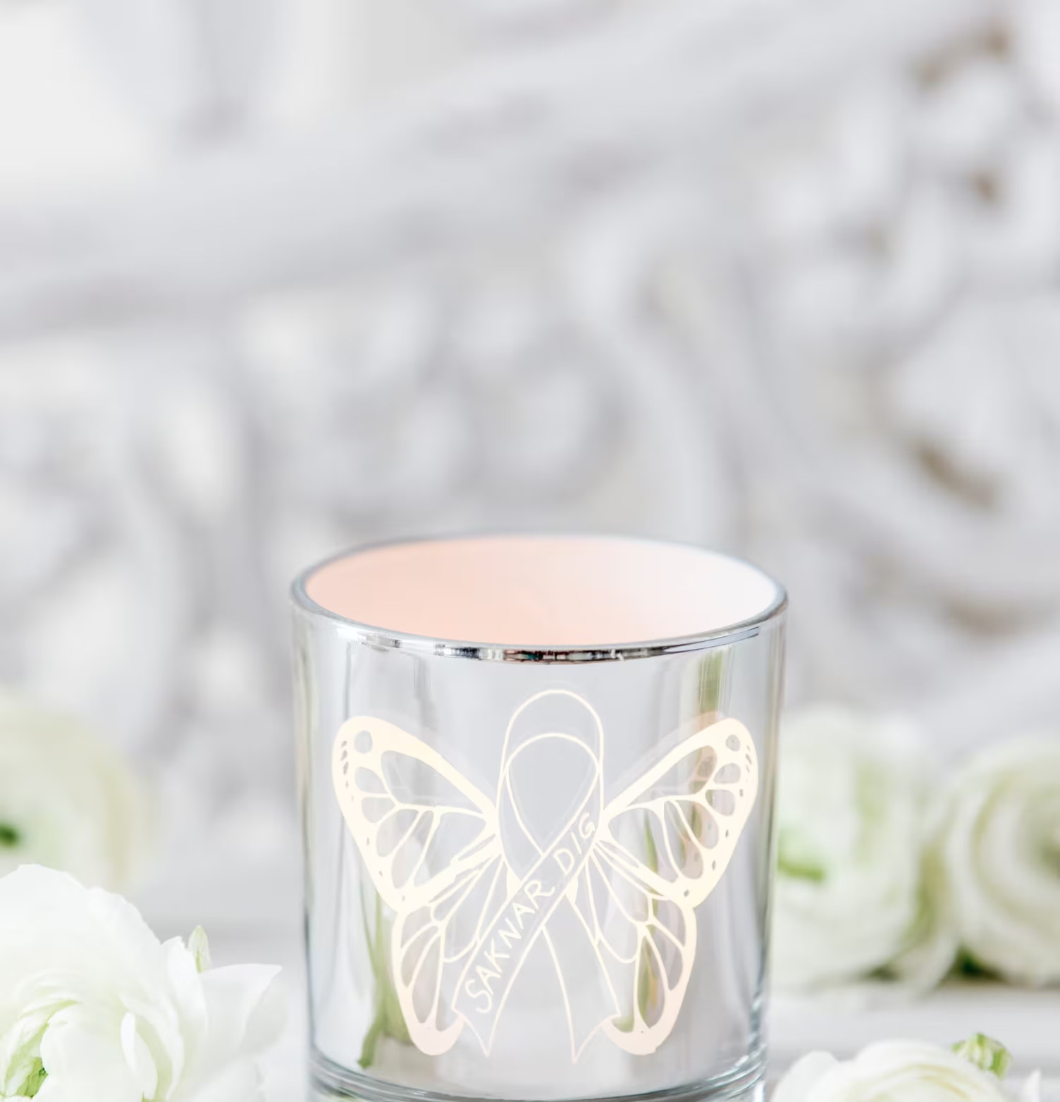 Lovisa - Majas Cottage ljuslykta med fjärilsmotiv och text