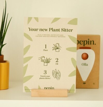 Foto av dekorativ ställning med miljövänlig vattenlösare