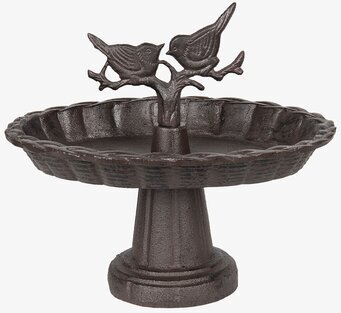 Bild av dekorativt fågelbad i järn för trädgården