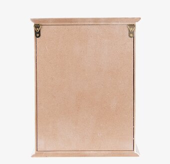 Bild av elegant nyckelskåp i ljusbrunt trä för hemmet