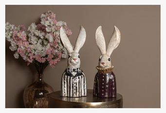 Bild av eleganta kaninfigurer med stilfull inredning