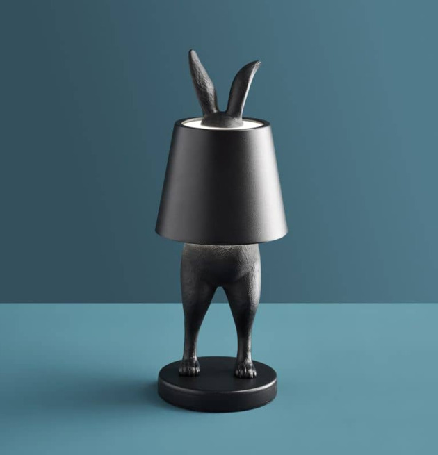 Bild av unik bordslampa med kreativ design och humor