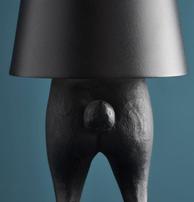 Bild av unik bordslampa med modern och lekfull design