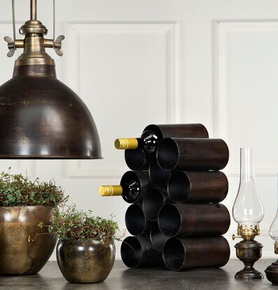 Bild av stilfull inredning med rustik elegans och balans