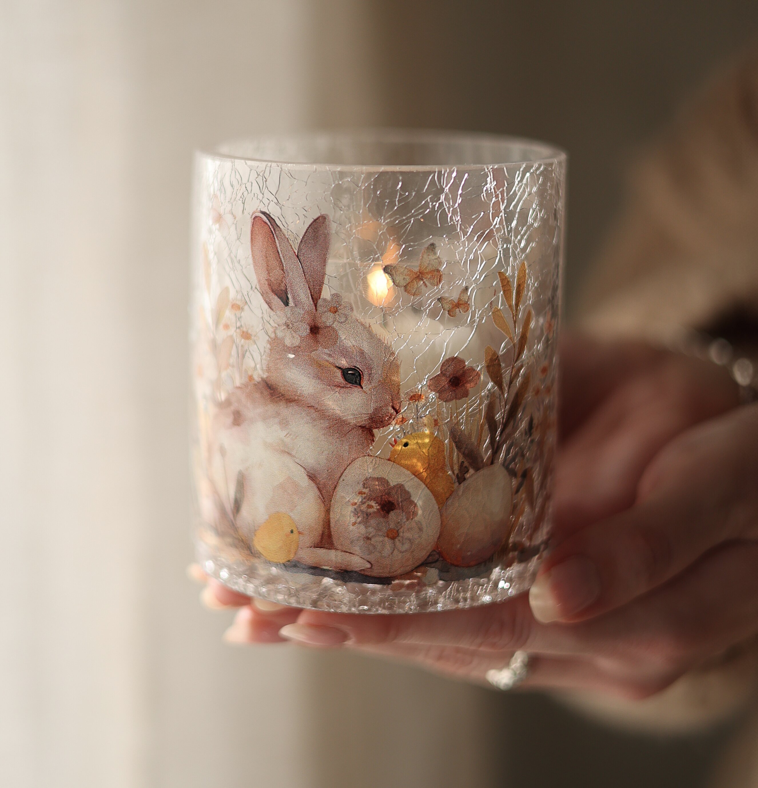 Ljuslykta Easter Floral Bunnies & Eggs Majas Cottage Lyktor Endless Light Ljuslyktor