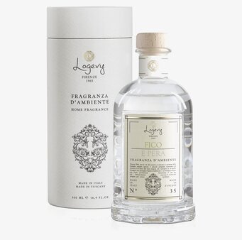 Foto av elegant doftprydnad i klart glas och träfinish