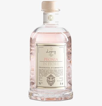 Bild av stilrena doftpinnar med italiensk lyxdesign