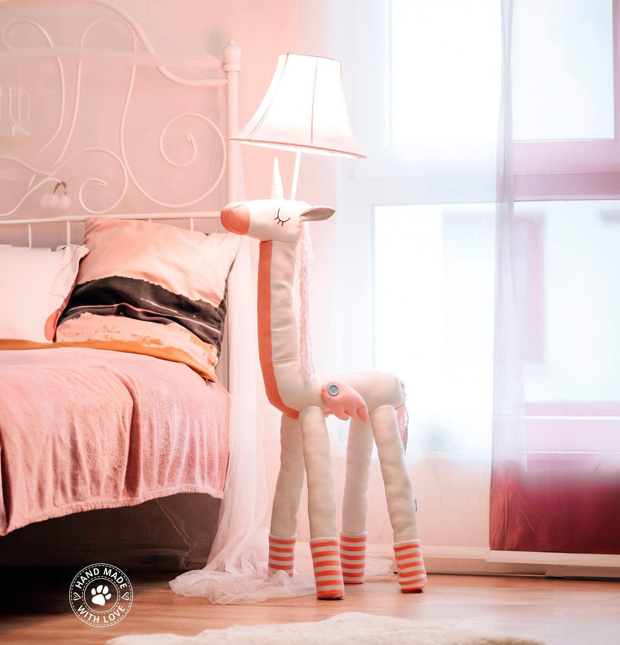 Golvlampa Bonita Enhörning Happy Lamps Lampor Taklampor Golvlampor Bordslampor LED-lampor Ledlampor Fönsterlampor Ljusslingor för dekoration