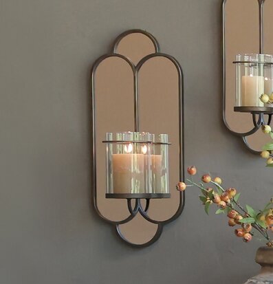 Bild av elegant väggspegel med integrerad ljusstake