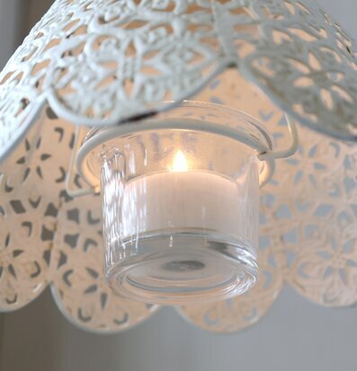 Bild av elegant hängande ljusampel för heminredning