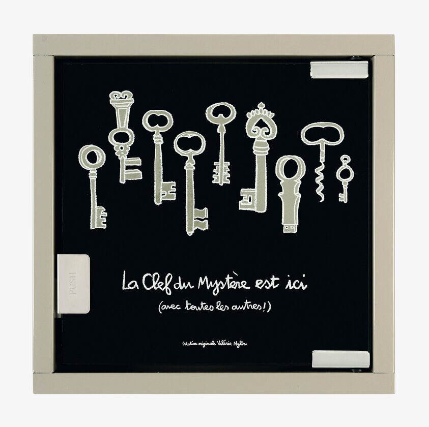 Nyckelskåp Nostalgi Grå från Derriére la porte i grått