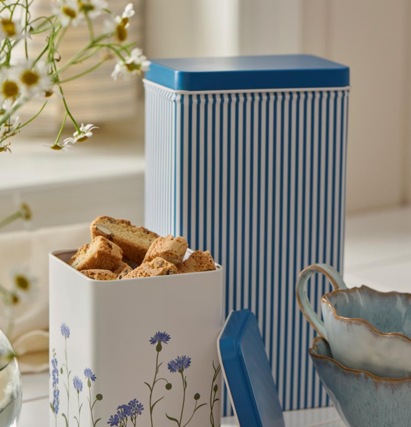 Bild av charmig inredning med plåtburk och skorpor