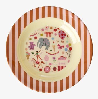 Bild av färgglad och lekfull barntallrik med tivolimotiv