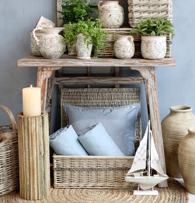 Bild av harmonisk inredning med rustik och lantlig stil