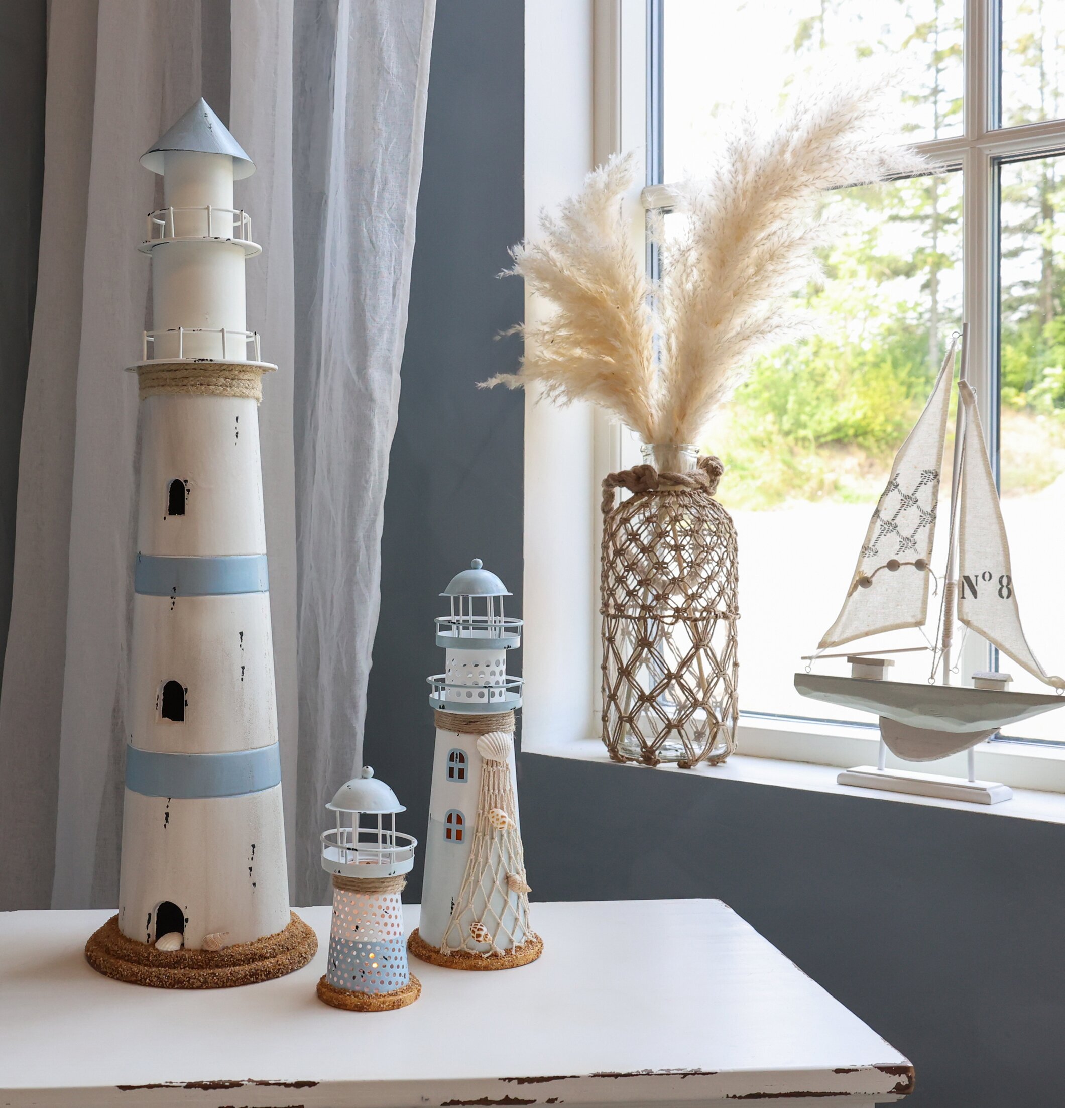 Bild av harmonisk inredning med nautiskt tema