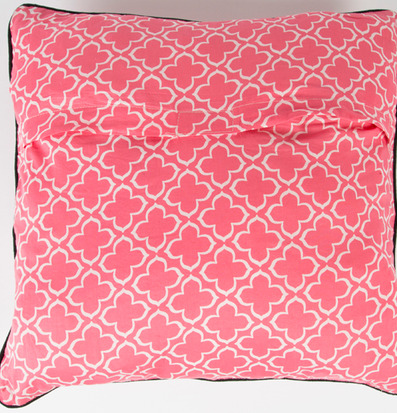 Kudde - You Are Beautiful från Sass & Belle i rosa mönster