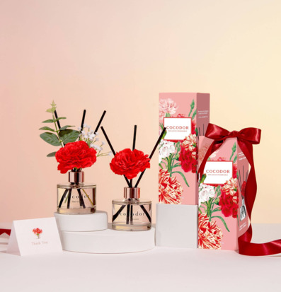 Bild av stilfull doftpresentation med eleganta detaljer