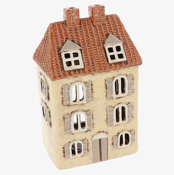 Bild av charmig ljuslykta inspirerad av franska hus