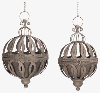 Bild av stilfulla hängande planteringsburar i metall