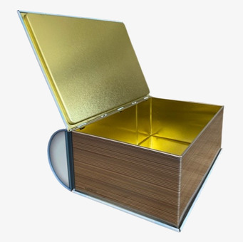 Bild på stilfull bokburk med gyllene inre detaljer