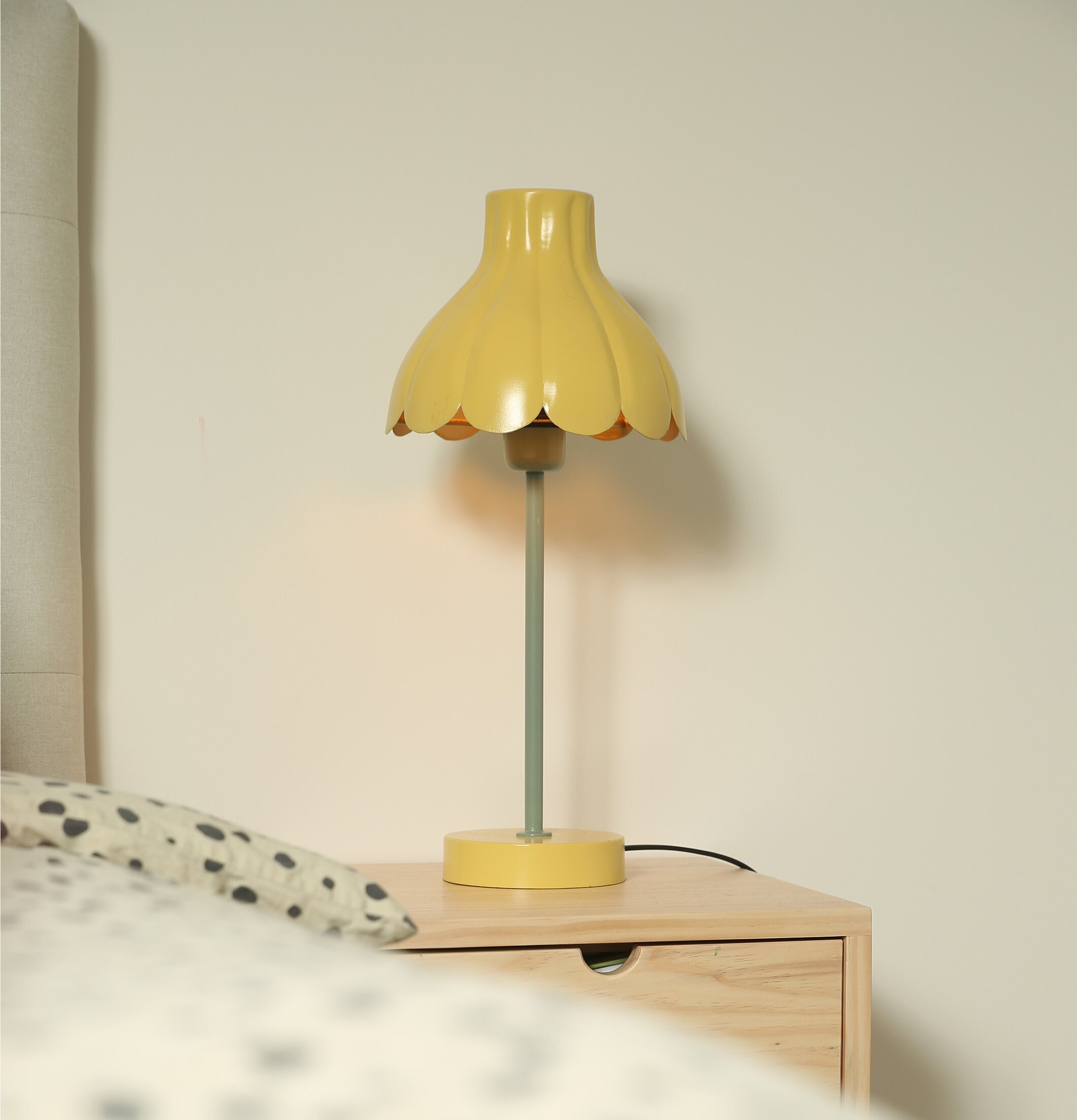 Wera Bordslampa Gul/Grön PR Home Lampor Taklampor Golvlampor Bordslampor LED-lampor Ledlampor Fönsterlampor Ljusslingor för dekoration