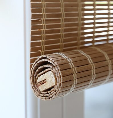 Bild av bamburullgardin: naturlig och stilren design
