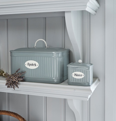 Bild av harmonisk inredning med retro charm och stil