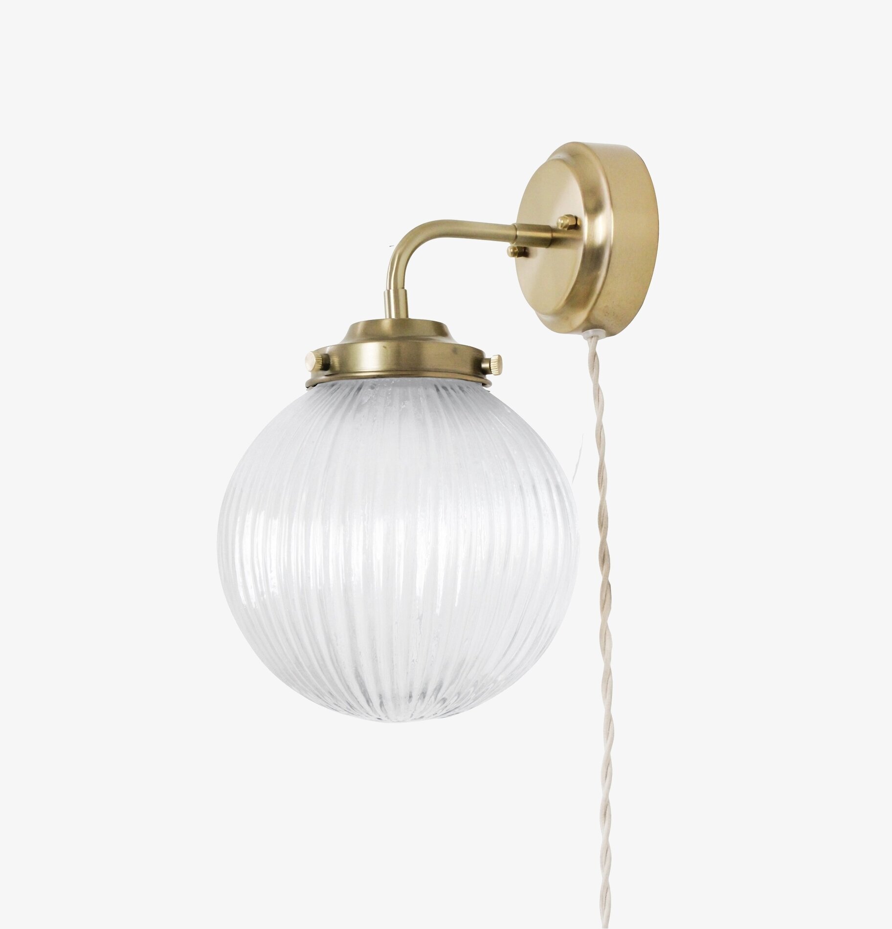 Vägglampa Eivor Mässing/Klar Strömshaga Lampor Taklampor Golvlampor Bordslampor LED-lampor Ledlampor Fönsterlampor Ljusslingor för dekoration