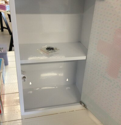 Medicinskåp Plåster från Derriére la porte i vitt metall