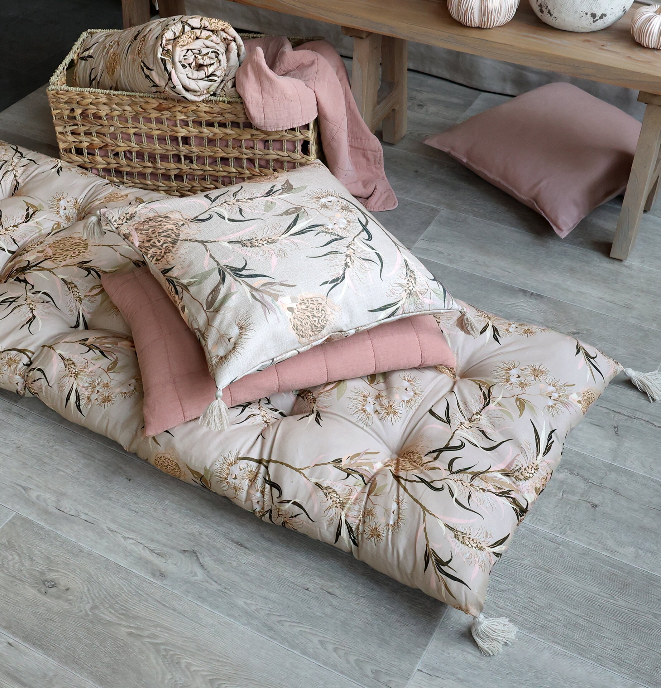 Golvmadrass Blommor Taupe Chic Antique Madrasser & stolsdynor