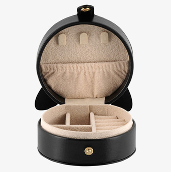 Bild av ett kattformat smyckesskrin med elegant design