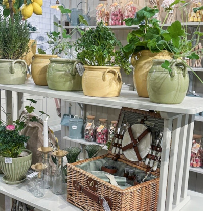 Bild: Inspirerande inredningsdetaljer i ljusa och gröna toner