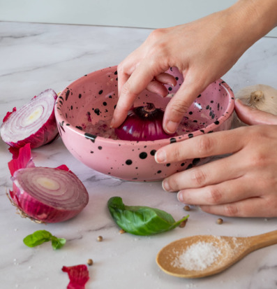 Bild: Rosa keramisk rivplatta i inspirerande köksmiljö