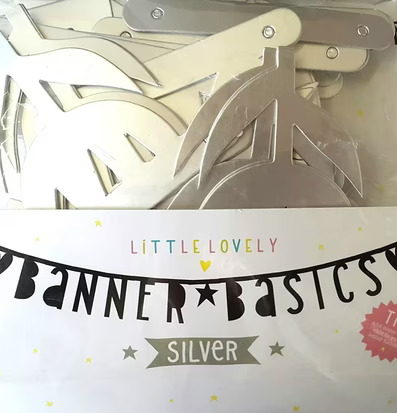 Banner Basics Silver från A Little Lovely Company i förpackning