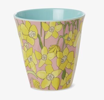 Bild på melaminmugg med påskliljor och rosa bottenfärg