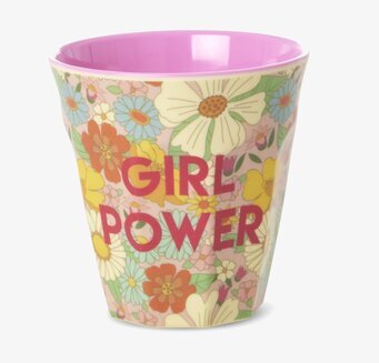 Bild på färgstark mugg med blommor och texten GIRL POWER