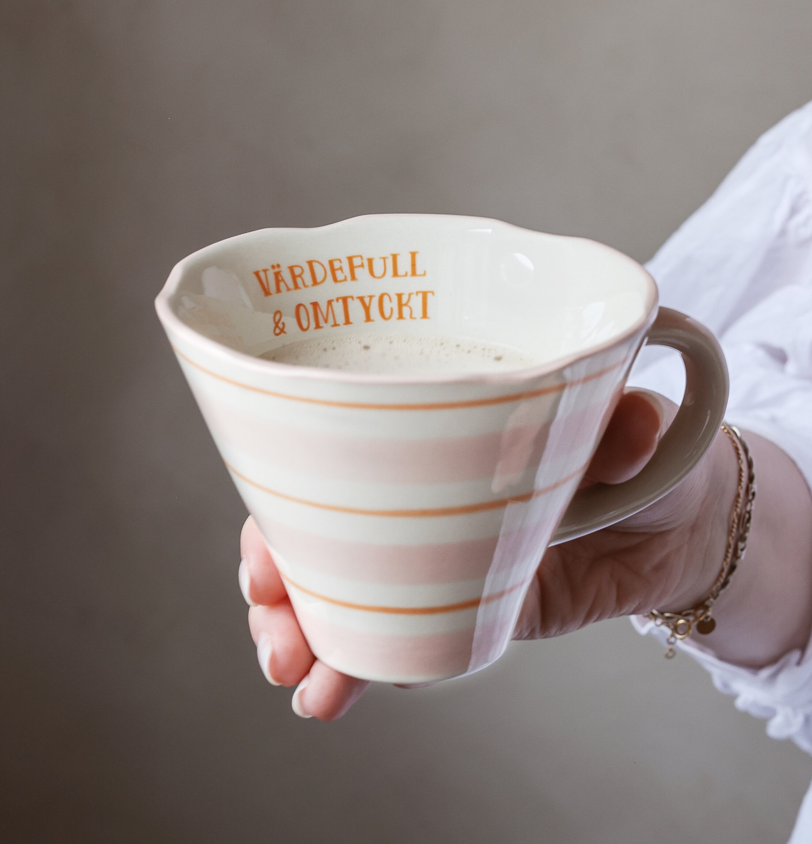 Mugg - Värdefull & Omtyckt Majas Cottage Muggar/koppar i porslin, keramik, papper eller biologiskt material organiskt