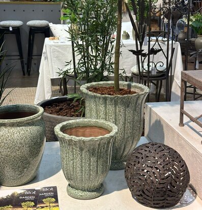 Bild: Inspirerande inredning med gröna växter och trädgård