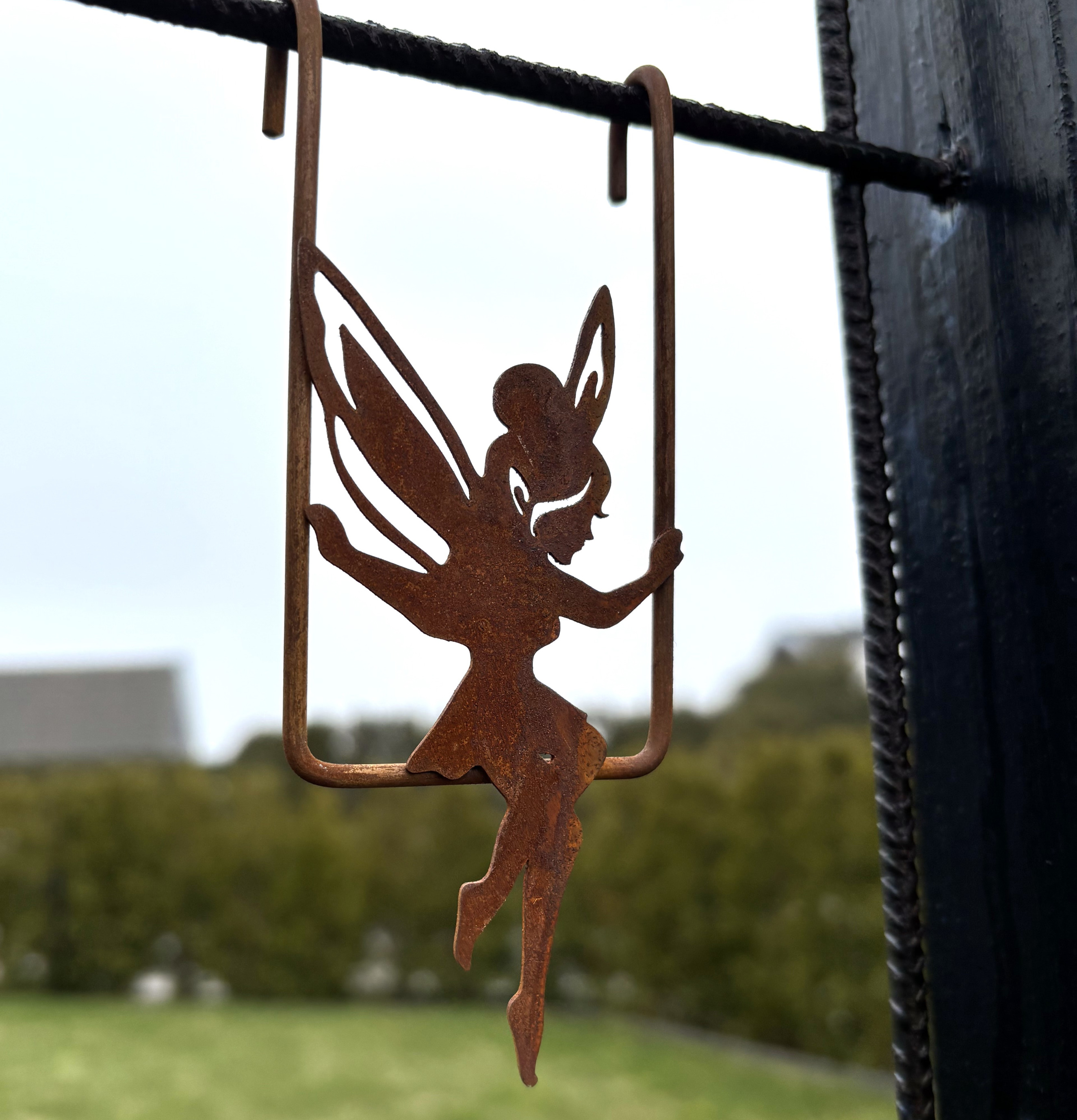 Gungande Älva (armeringsnät) Lind Decoration Utomhusskyltar Skyltar för utomhusbruk