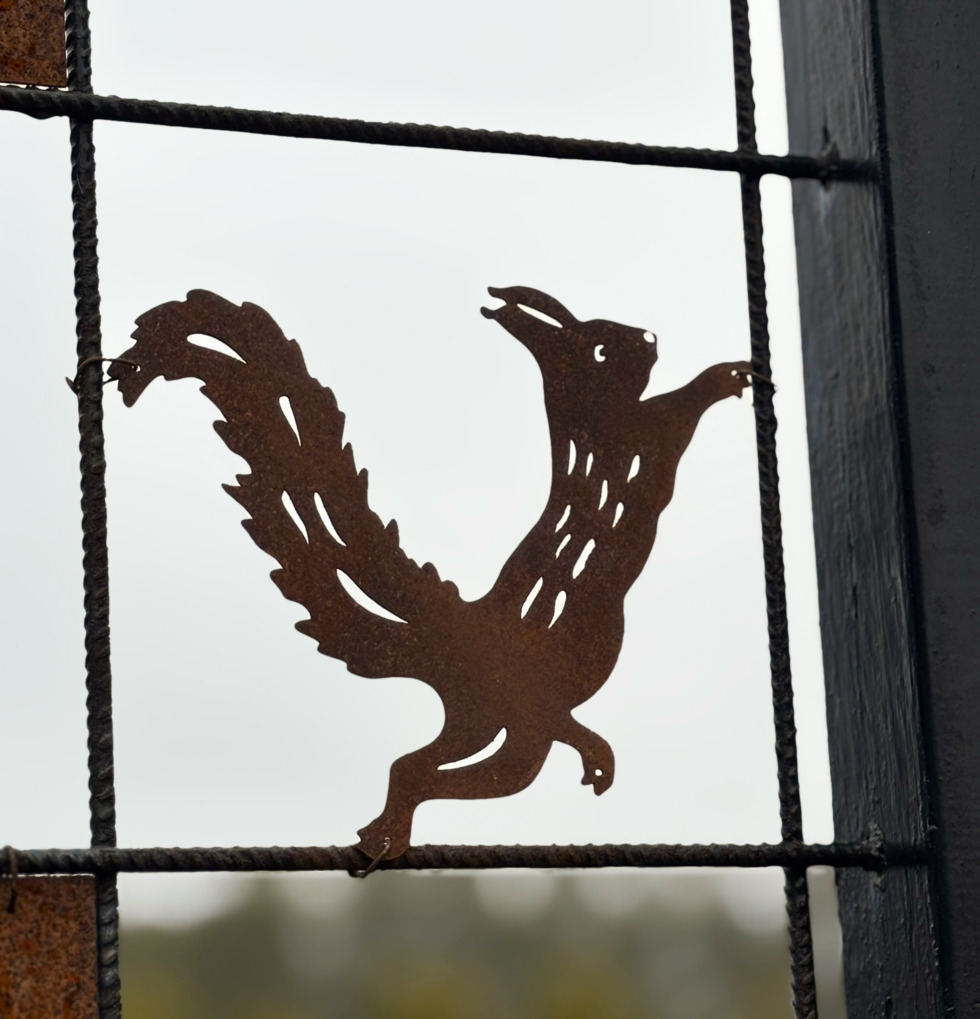 Figur Ekorre (armeringsnät) Lind Decoration Utomhusskyltar Skyltar för utomhusbruk