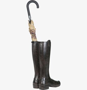 Bild på unikt paraplyställ i stövelform för hallförvaring