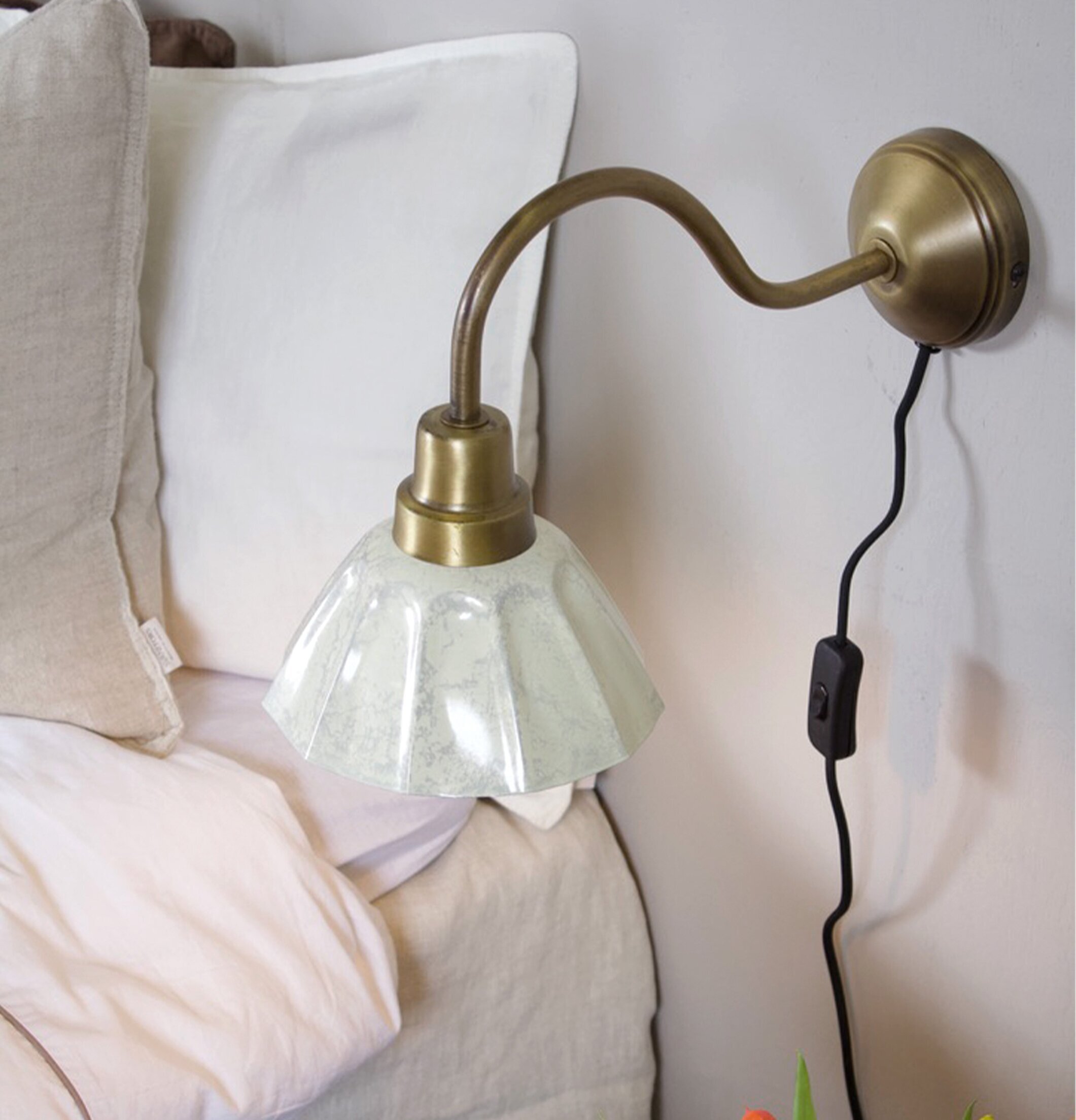 Ester Vägglampa Offwhite PR Home Lampor Taklampor Golvlampor Bordslampor LED-lampor Ledlampor Fönsterlampor Ljusslingor för dekoration