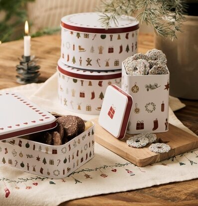 Bild av nostalgiskt julstilleben med kakor och plåtburkar