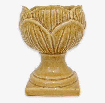 Bild på dekorativ gul pokalkruka med organiska former och relief