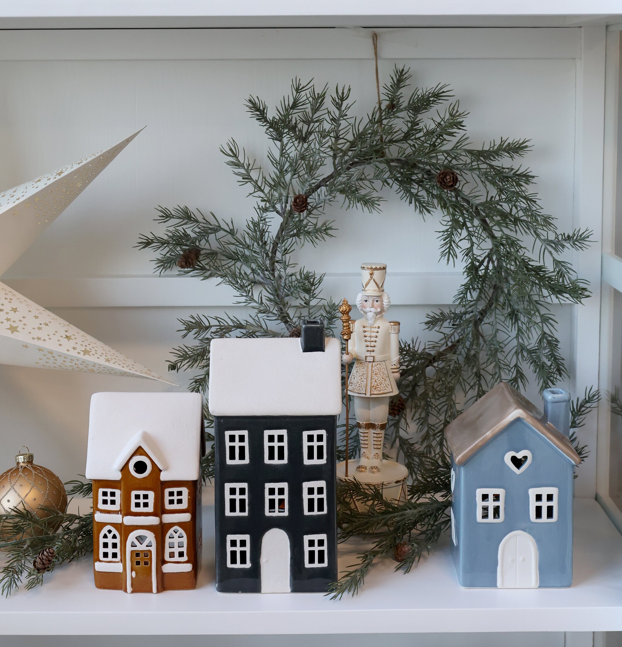 Ljuslykta Hus Chamonix Mocca Mörkgrå Chic Antique Lyktor Endless Light Ljuslyktor