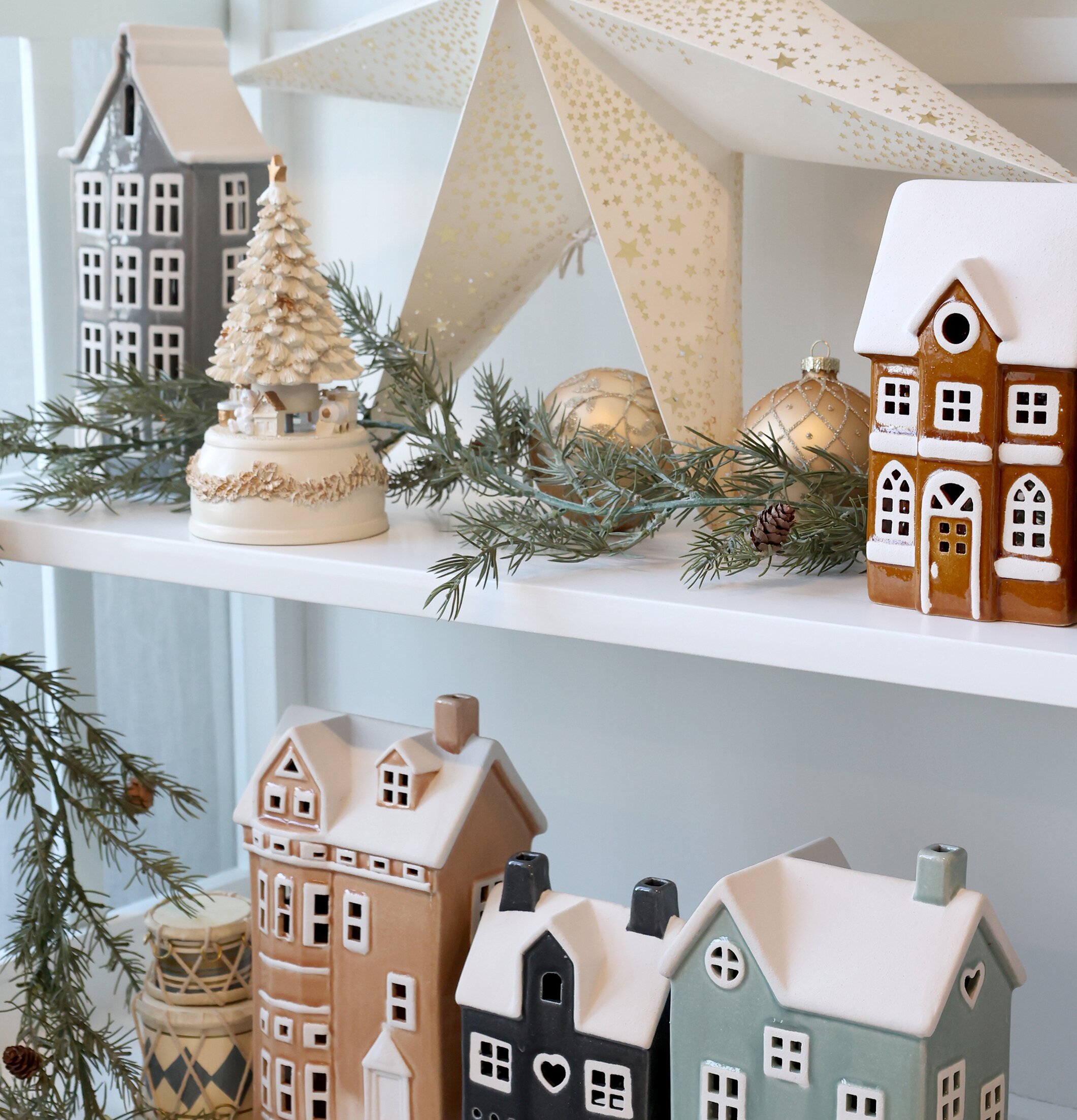 Ljuslykta Hus Chamonix Mocca Verte Puder Chic Antique Lyktor Endless Light Ljuslyktor