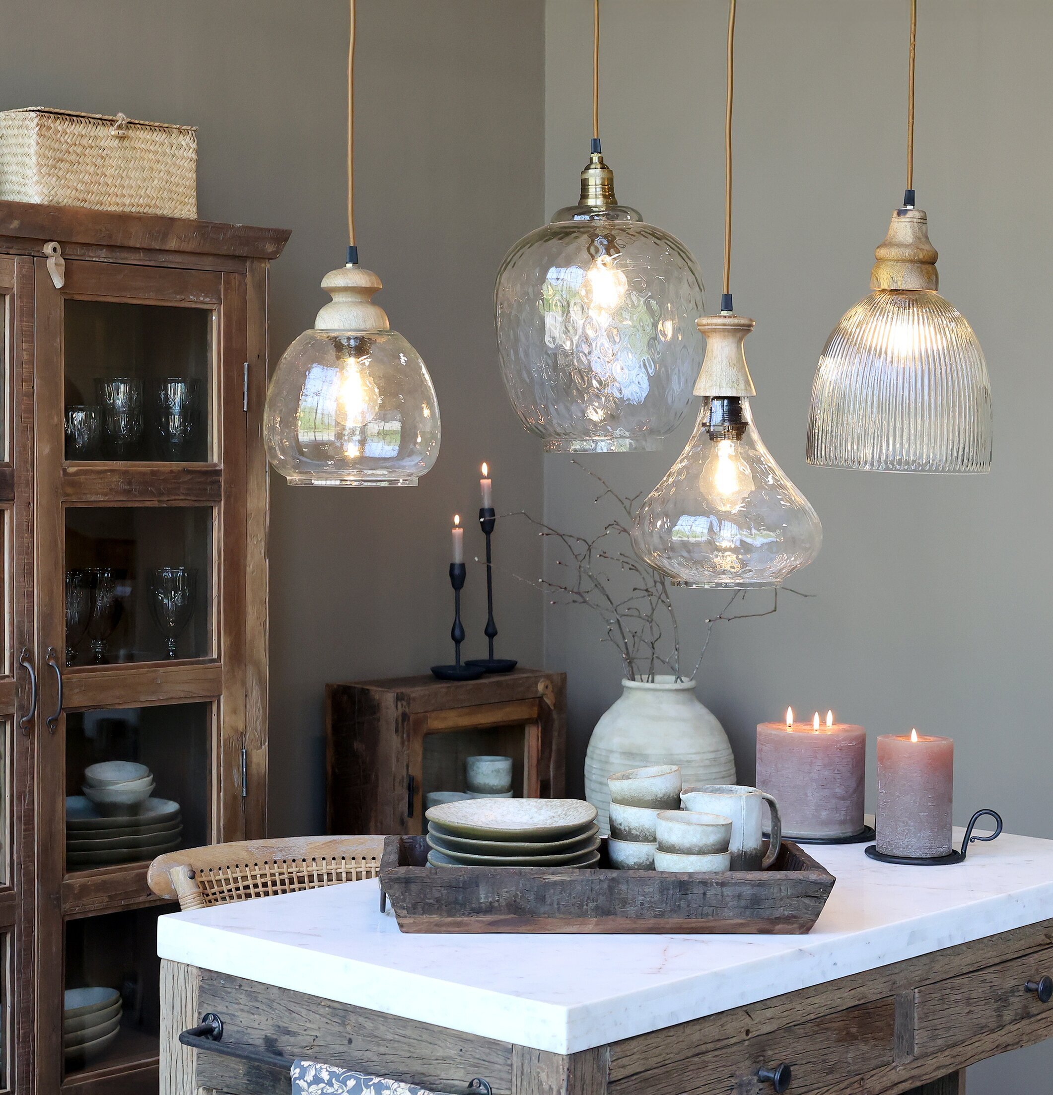 Lampa Räfflat Glas Med Trätopp Chic Antique Lampor Taklampor Golvlampor Bordslampor LED-lampor Ledlampor Fönsterlampor Ljusslingor för