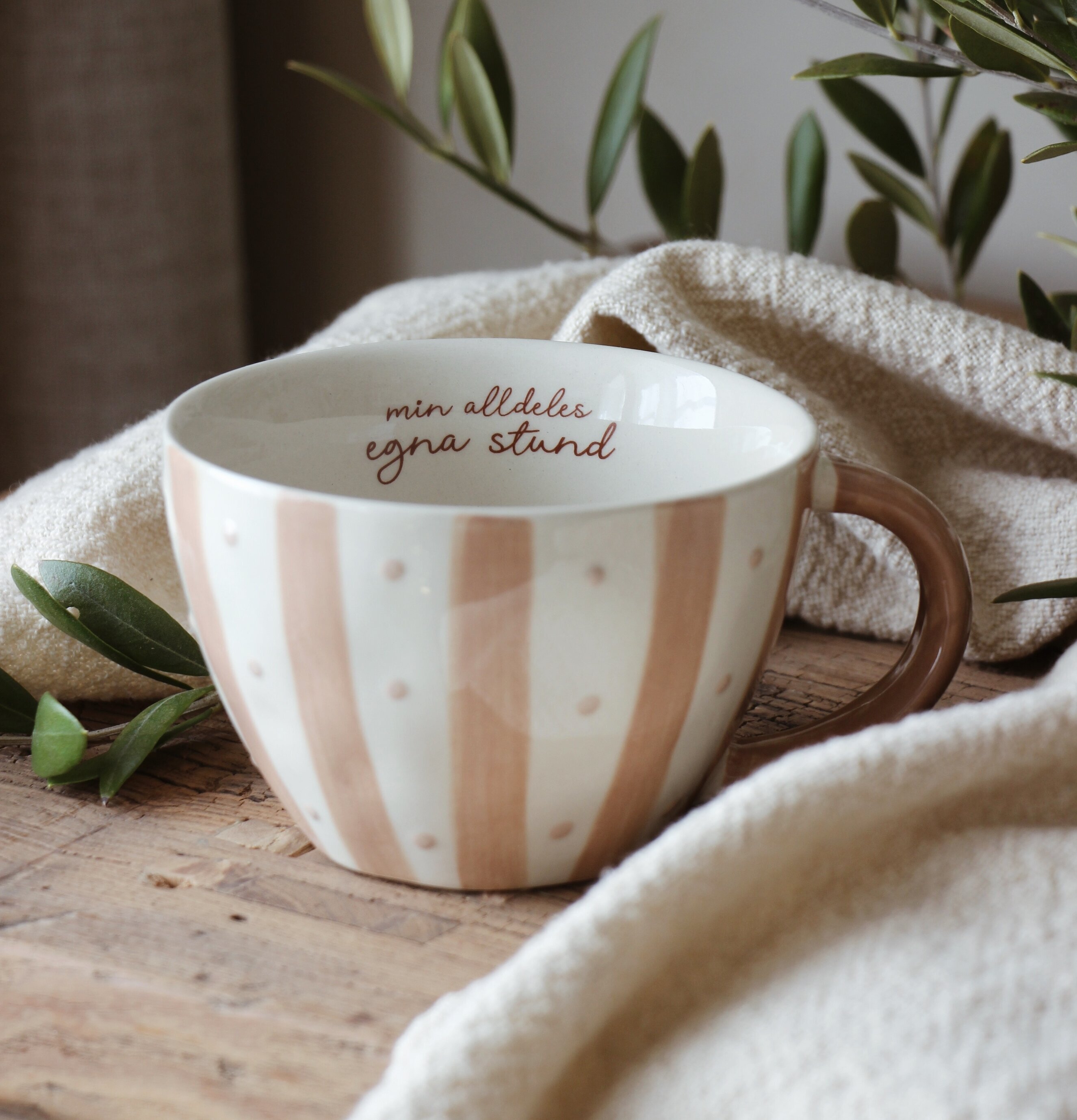 Mugg - Min Alldeles Egna Stund Majas Cottage Muggar/koppar i porslin, keramik, papper eller biologiskt material